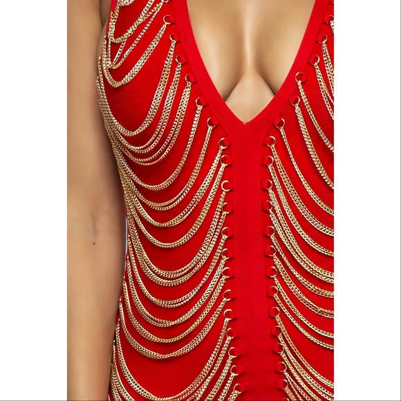 - Chain Detailed V-neck Bandage Dress - Picture 4 of 7
